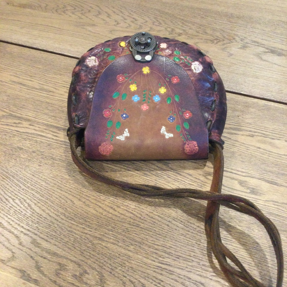 Vintage 70s Handmade Hand Tooled Cowhide Leather Crossbody Handbag - Picture 5 of 15